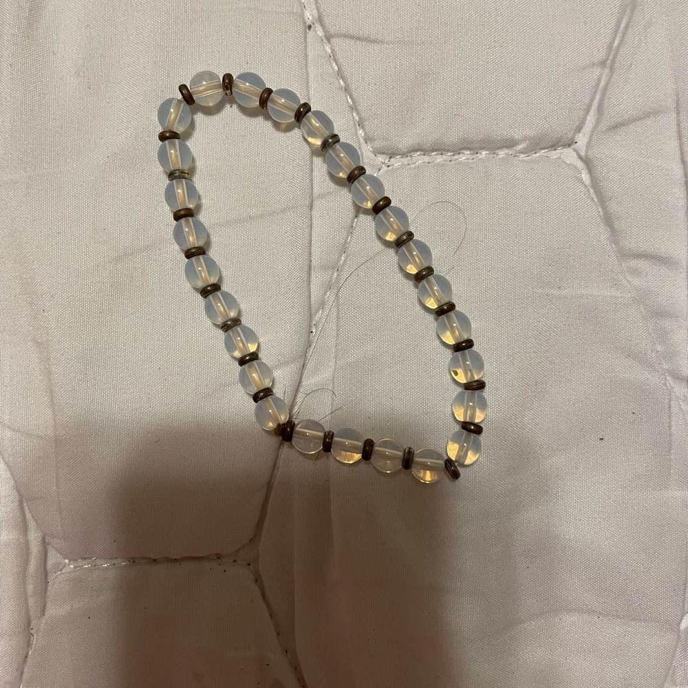 Elegant Gold and White Beaded Bracelet